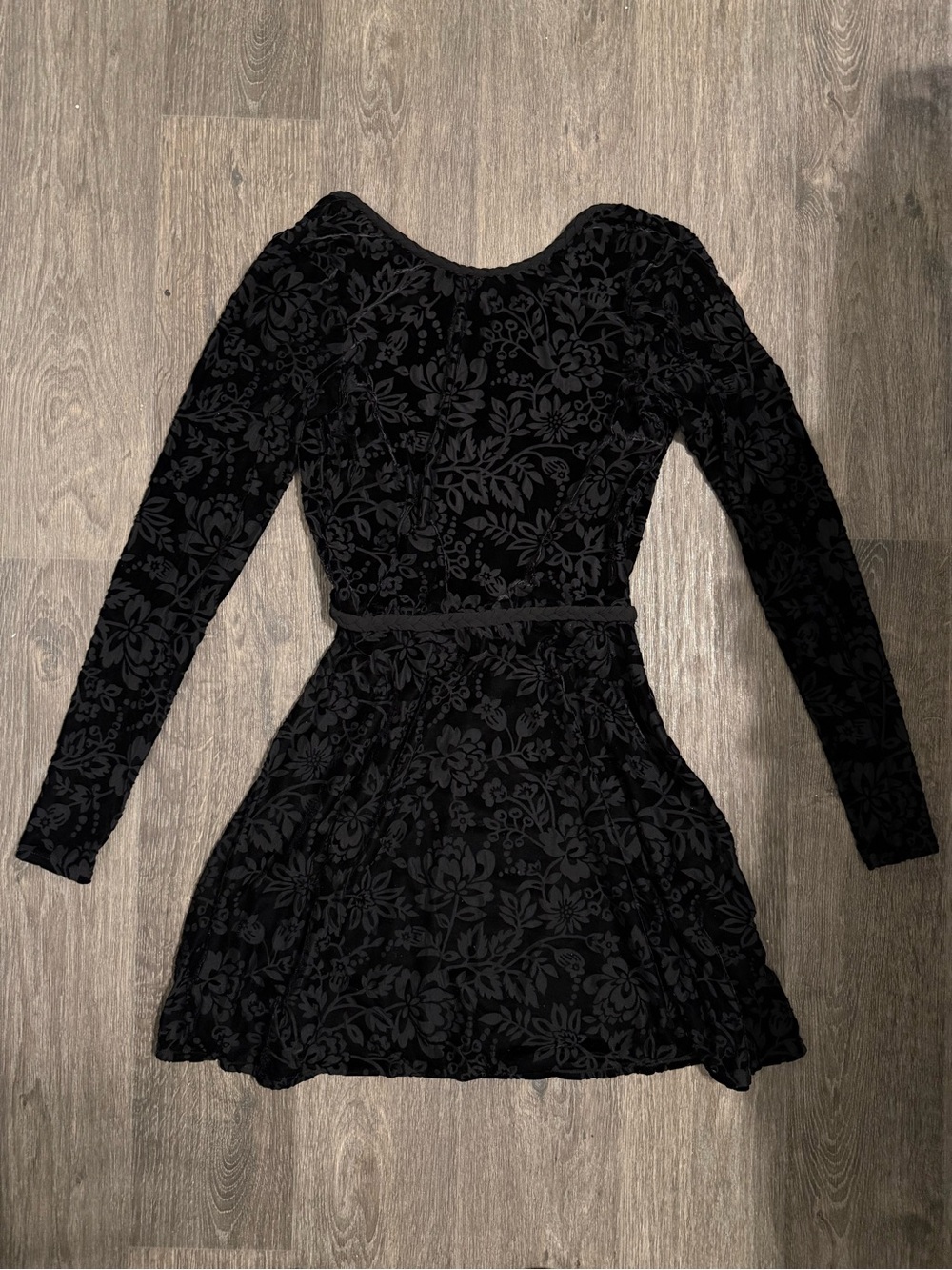Black Floral Velvet Backless Fit-and-Flare Dress